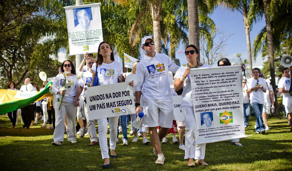 Caminhada reelembra morte de publicitário (Foto: Gabo Morales/Folhapress) Caminhada reelembra morte de publicitário