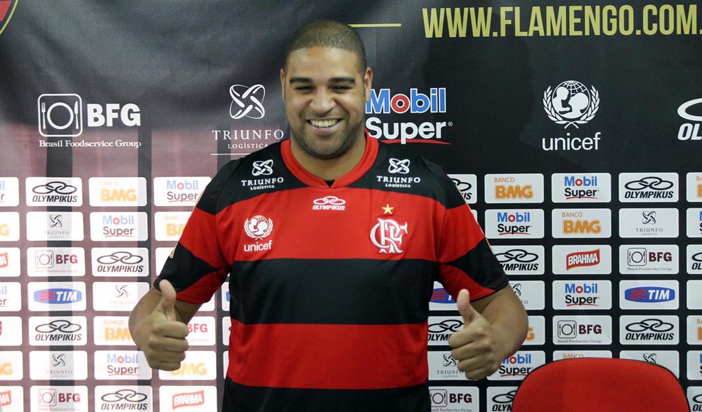 Adriano volta mirando seleção. Vai vingar desta vez? (Foto: Bernardo Monteiro/VIPCOMM) Adriano volta mirando seleção. Vai vingar desta vez?