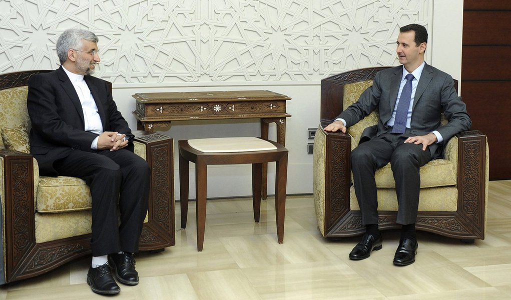 Assad aparece na tevê após 'sumiço' de duas semanas (Foto: REUTERS/SANA) Assad aparece na tevê após 'sumiço' de duas semanas