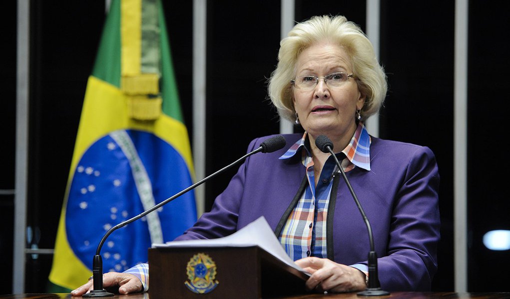 Senadora Ana Amélia (PP-RS) questiona possível acordo entre o Mercosul e a União Européia, especialmente agora, em que o bloco europeu acionou a Organização Mundial do Comércio contra as medidas do governo brasileiro para estimular a indústria de automóve (Foto: José Barbacena) Senadora Ana Amélia (PP-RS) questiona possível acordo entre o Mercosul e a União Européia, especialmente agora, em que o bloco europeu acionou a Organização Mundial do Comércio contra as medidas do governo brasileiro para estimular a indústria de automóve
