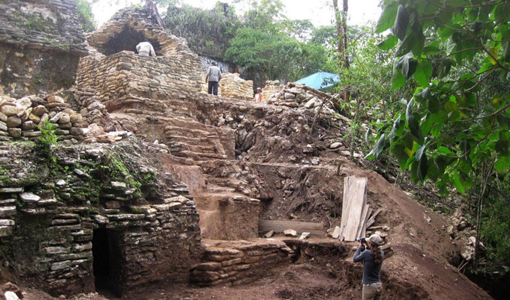 Teatro maia de 1.200 anos é descoberto no México (Foto: Divulgação/INAH) Teatro maia de 1.200 anos é descoberto no México