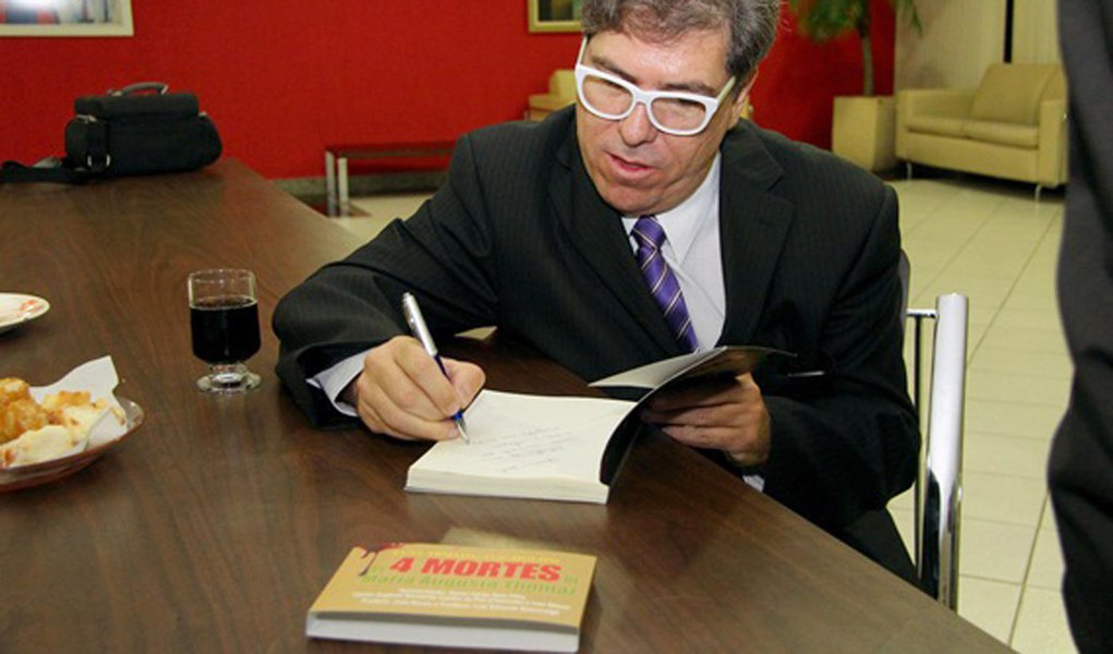 Livro relata luta e morte de companheira de Zé Dirceu (Foto: Randes Nunes/Divulgação) Livro relata luta e morte de companheira de Zé Dirceu