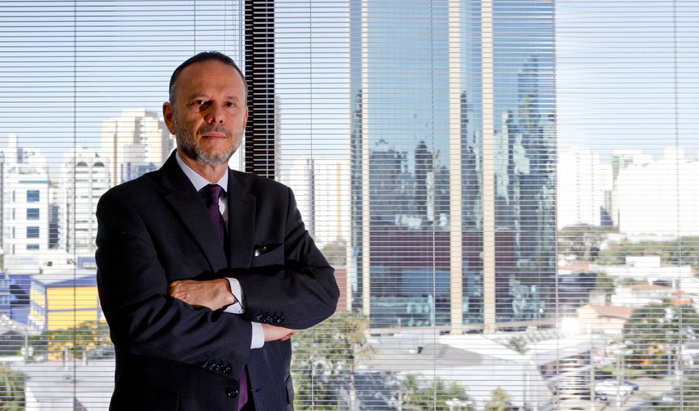 BNDES quer mais R$ 10 bilhões do Tesouro (Foto: Joel Silva/Folhapress) BNDES quer mais R$ 10 bilhões do Tesouro