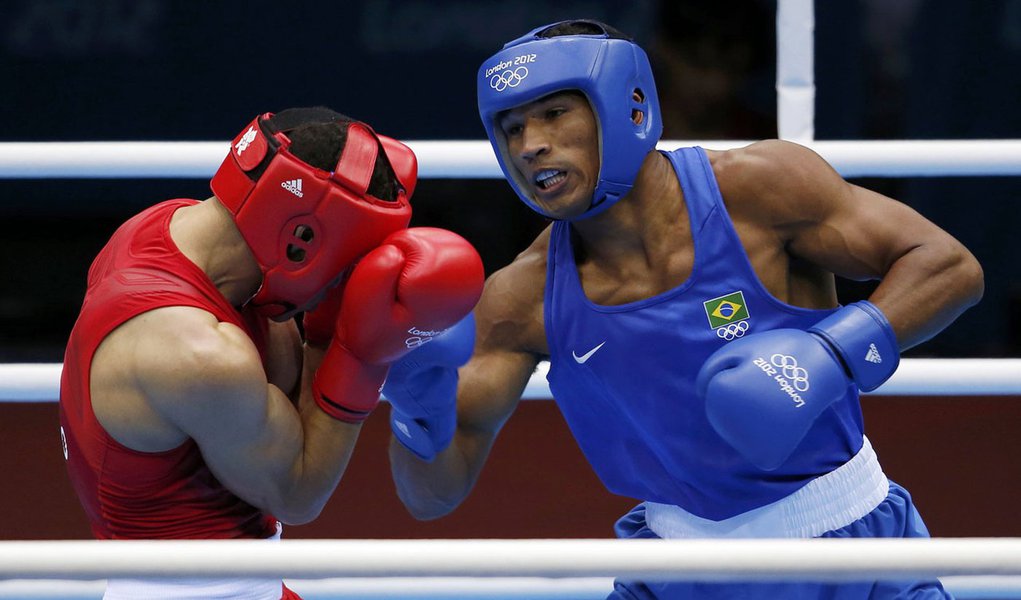 Esquiva Falcão leva Brasil a final olímpica inédita no Boxe (Foto: Murad Sezer/Reuters) Esquiva Falcão leva Brasil a final olímpica inédita no Boxe