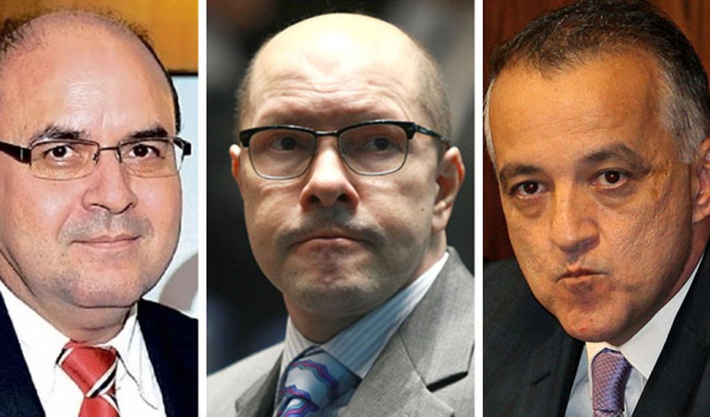 Relatório da PF liga chefe do MP goiano a Demóstenes e Cachoeira (Foto: Divulgação_Folhapress) Relatório da PF liga chefe do MP goiano a Demóstenes e Cachoeira