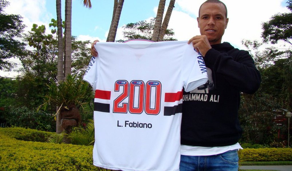Luis Fabiano completa 200 jogos com a camisa do São Paulo (Foto: Divulgação/SPFC) Luis Fabiano completa 200 jogos com a camisa do São Paulo