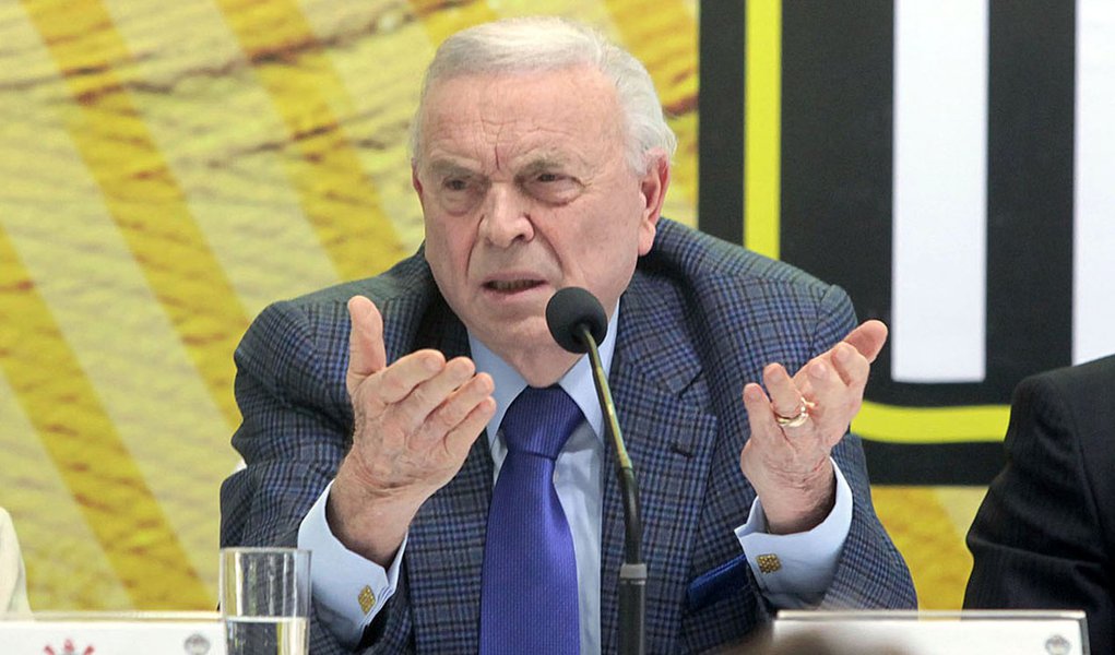 SÃO PAULO, SP, 30.10.2013: SORTEIO/PAULISTÃO 2014/SP - Presidente da CBF, José Maria Marin - Sorteio das chaves dos grupos do Campeonato Paulista 2014, na Federação Paulista de Futebol (FPF). (Foto: Fabio Rubinato/AGF/Folhapress) (Foto: Alex Solnik) SÃO PAULO, SP, 30.10.2013: SORTEIO/PAULISTÃO 2014/SP - Presidente da CBF, José Maria Marin - Sorteio das chaves dos grupos do Campeonato Paulista 2014, na Federação Paulista de Futebol (FPF). (Foto: Fabio Rubinato/AGF/Folhapress)