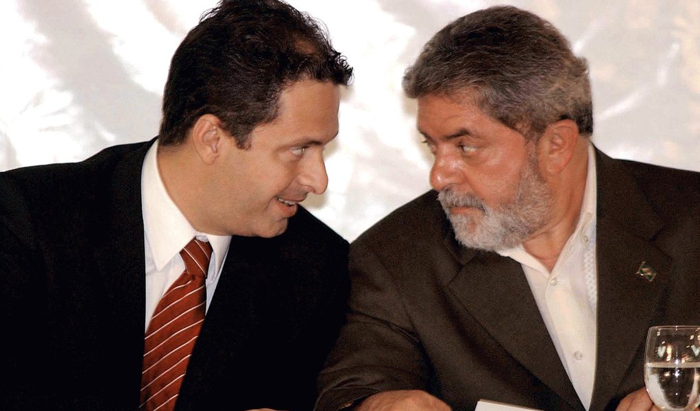 Os atores são os mesmos, mas o cenário... (Foto: Marcello Casal Jr./ABr) Os atores são os mesmos, mas o cenário...