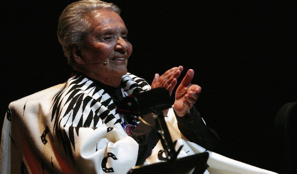 Cantora mexicana Chavela Vargas morre aos 93 anos (Foto: Bernardo Montoya/Reuters) Cantora mexicana Chavela Vargas morre aos 93 anos