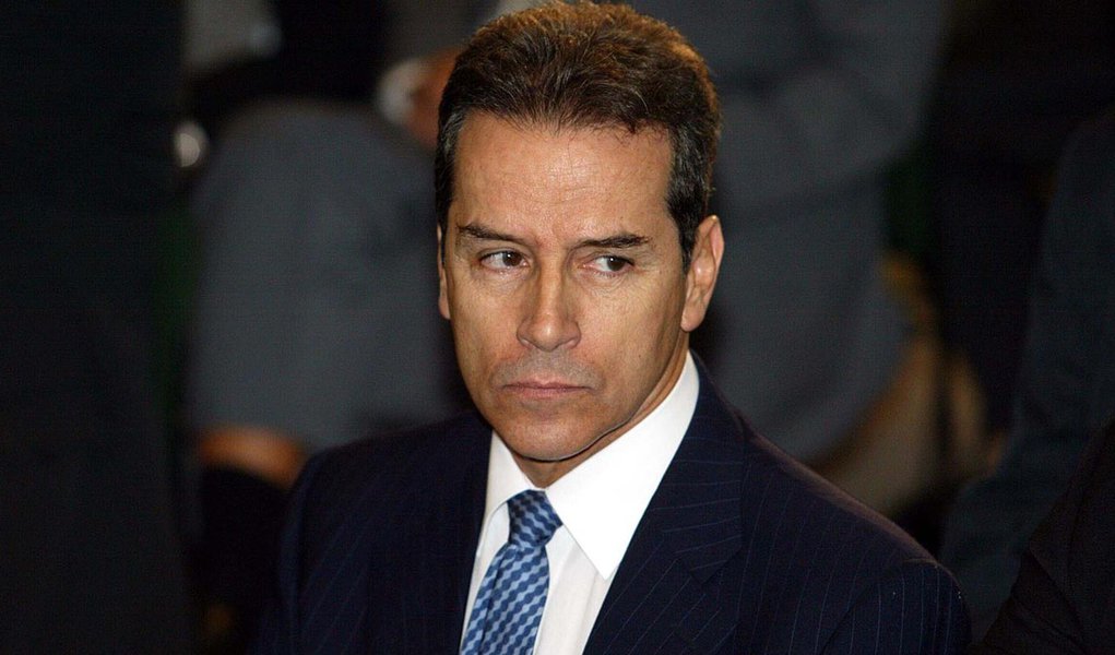 Lancamento Timemania - Presidente do Brasiliense, Luiz Estevao durante lancamento nacional da Loteria Timemania, no Palacio do Planalto. Brasilia DF. 04.05.2005 Foto: Alan Marques / Folha Imagem (Foto: Leonardo Lucena) Lancamento Timemania - Presidente do Brasiliense, Luiz Estevao durante lancamento nacional da Loteria Timemania, no Palacio do Planalto. Brasilia DF. 04.05.2005 Foto: Alan Marques / Folha Imagem