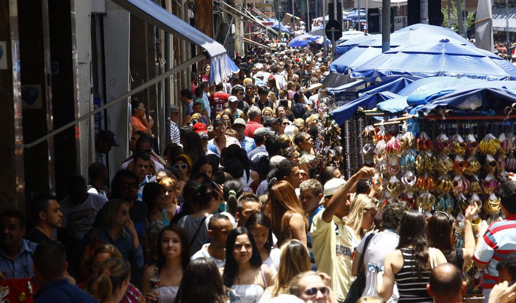 Crédito no Brasil cresce 0,7% e inadimplência sobe (Foto: Joel Silva/ Folhapress) Crédito no Brasil cresce 0,7% e inadimplência sobe