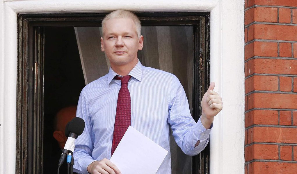 Suécia admite extraditar Assange aos Estados Unidos (Foto: Olivia Harris/Reuters) Suécia admite extraditar Assange aos Estados Unidos