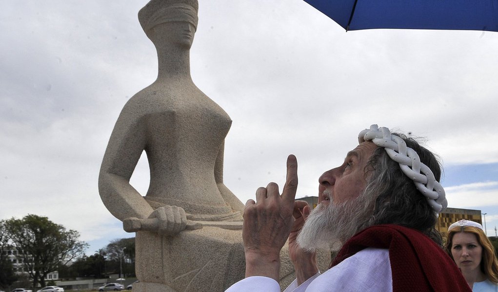 Inri Cristo vai ao STF pedir Justiça, e é barrado na entrada (Foto: Valter Campanato/ABr ) Inri Cristo vai ao STF pedir Justiça, e é barrado na entrada