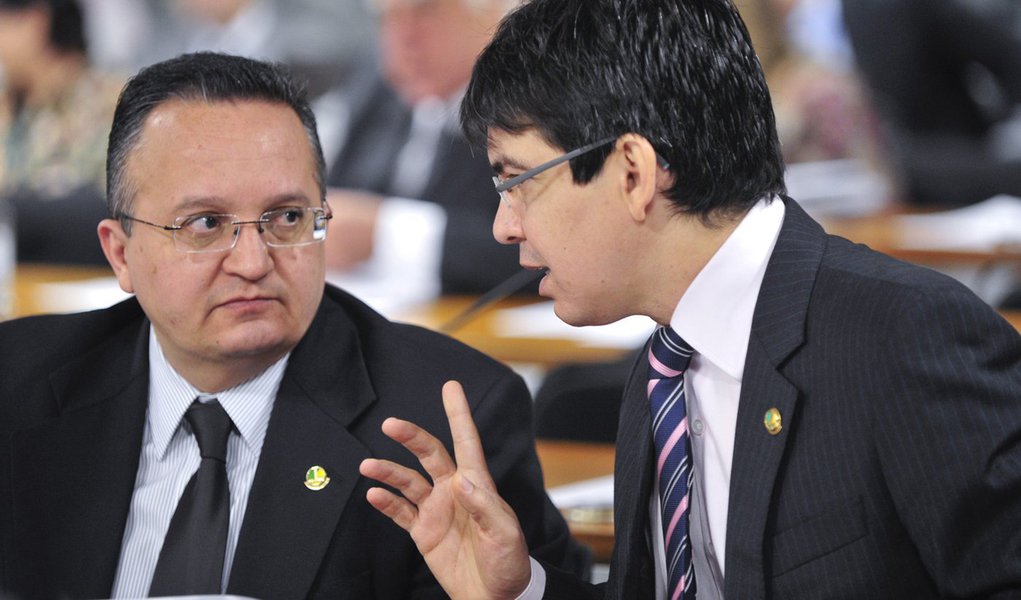 Parlamentares da CPI do Cachoeira querem Delta no foco (Foto: Geraldo Magela/Agência Senado) Parlamentares da CPI do Cachoeira querem Delta no foco