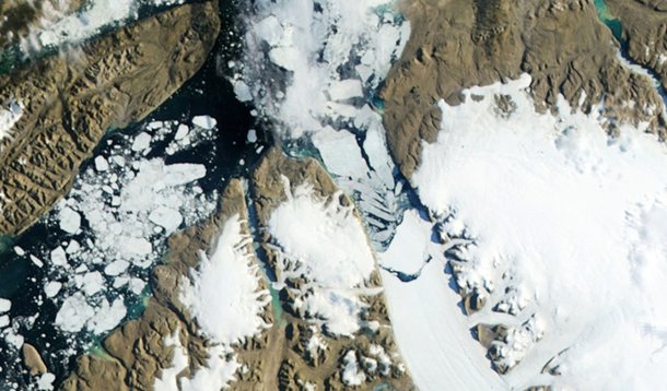 Derretimento de gelo na Groenlândia atinge nível recorde (Foto: NASA/Reuters) Derretimento de gelo na Groenlândia atinge nível recorde
