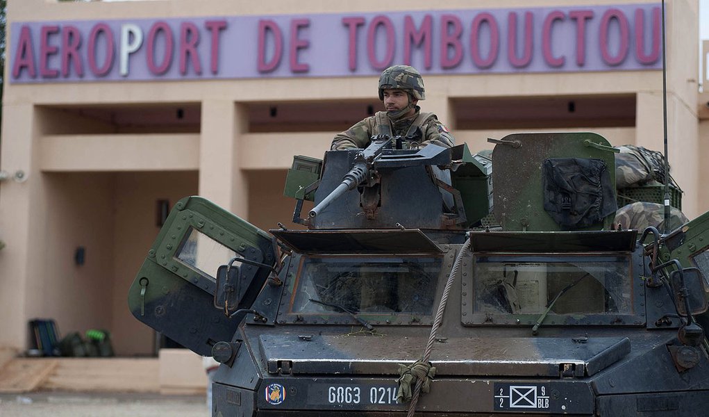 Mali: Tropas francesas chegam a última cidade rebelde (Foto: HANDOUT) Mali: Tropas francesas chegam a última cidade rebelde
