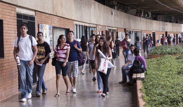 Na UnB, 2.785 professores correm risco de perder 26% do salário (Foto: Mariana Costa/Agência UNB) Na UnB, 2.785 professores correm risco de perder 26% do salário