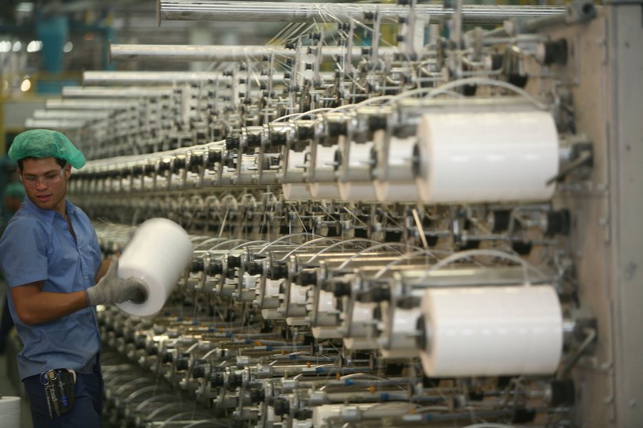 Produção industrial de março cai em Pernambuco Produção industrial de março cai em Pernambuco