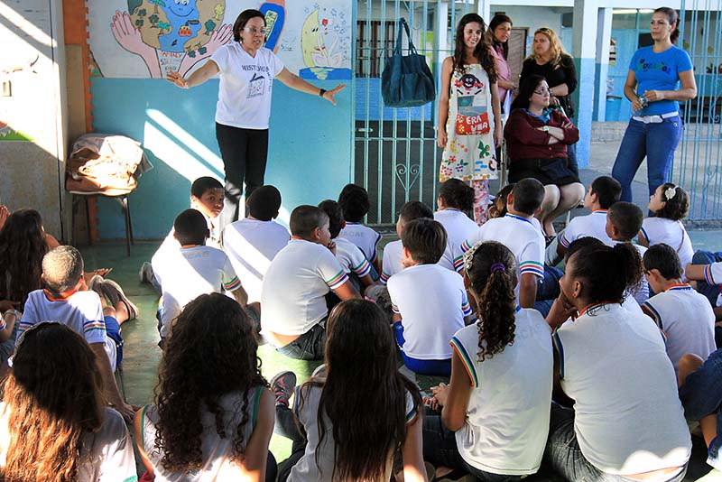 ‘Contação de histórias’ retorna à rede municipal na volta às aulas