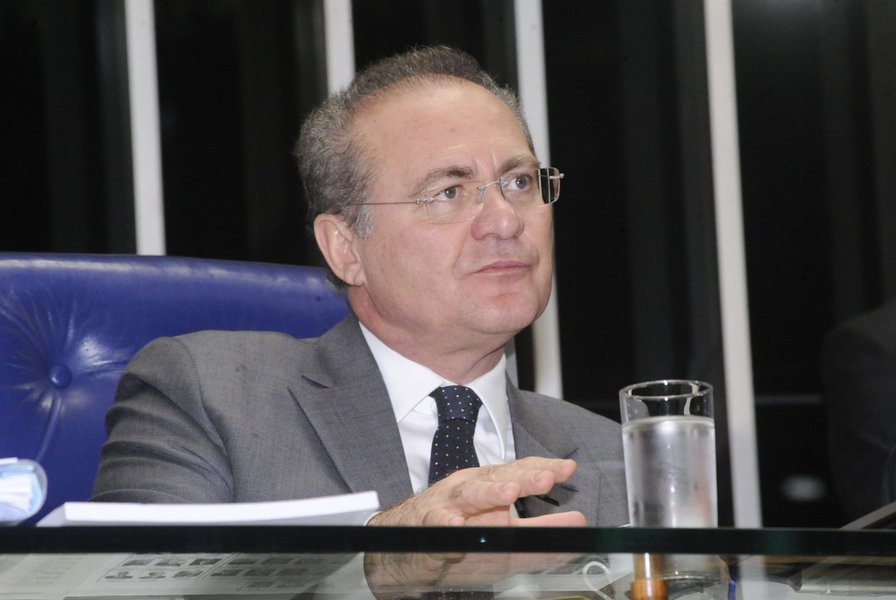Presidente da sessão, senador Renan Calheiros (PMDB-AL) (Foto: Gisele Federicce) Presidente da sessão, senador Renan Calheiros (PMDB-AL)