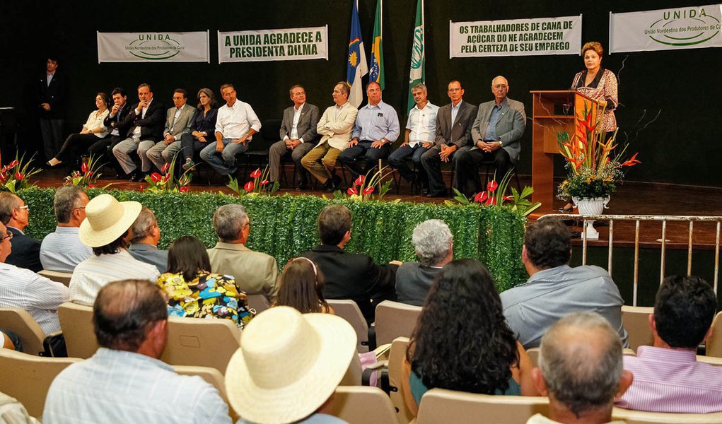 Recife - PE, 20/05/2013. Presidenta Dilma Rousseff durante visita à Associação dos Fornecedores de Cana de Pernambuco. Foto: Roberto Stuckert Filho/PR. (Foto: Paulo Emílio) Recife - PE, 20/05/2013. Presidenta Dilma Rousseff durante visita à Associação dos Fornecedores de Cana de Pernambuco. Foto: Roberto Stuckert Filho/PR.