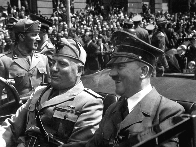 Benito Mussolini e Adolf Hitler (Foto: Reprodução) Benito Mussolini e Adolf Hitler