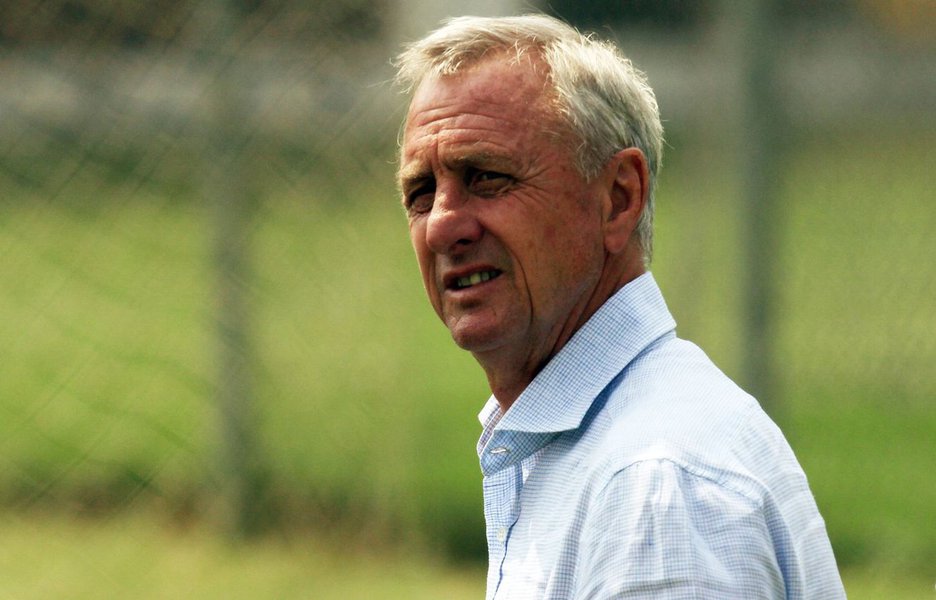 Cruyff deve abandonar carreira de treinador (Foto: HECTOR GUERRERO) Cruyff deve abandonar carreira de treinador