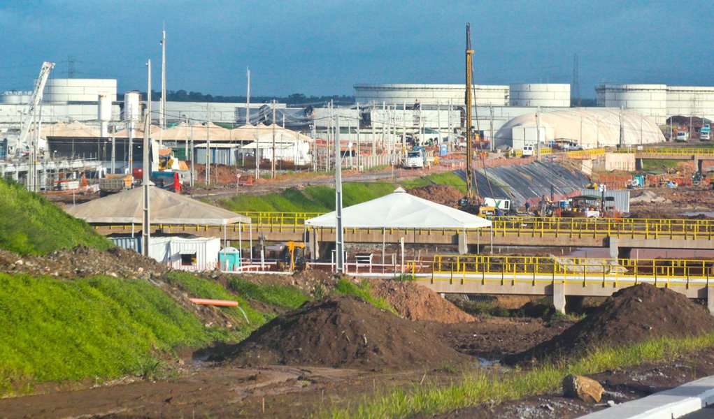 Clima volta a ficar tenso em refinaria da Petrobras (Foto: Petrobrás/Divulgação) Clima volta a ficar tenso em refinaria da Petrobras