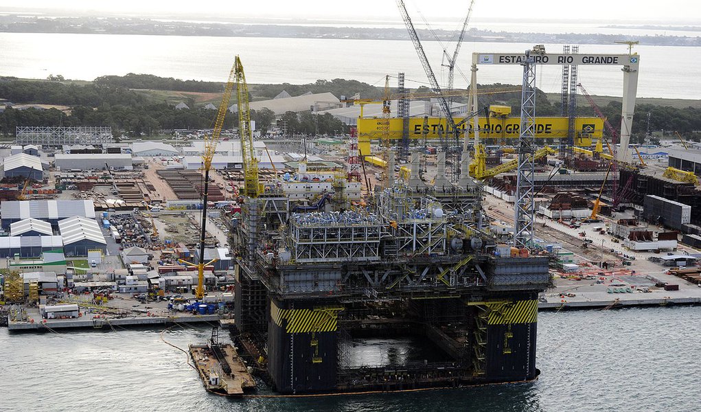 Brasil tem déficit comercial recorde para abril Brasil tem déficit comercial recorde para abril