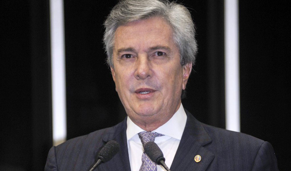 Collor sugere quebra de sigilos e cogita CPIs para Gurgel e Veja (Foto: José Cruz/Agência Senado) Collor sugere quebra de sigilos e cogita CPIs para Gurgel e Veja