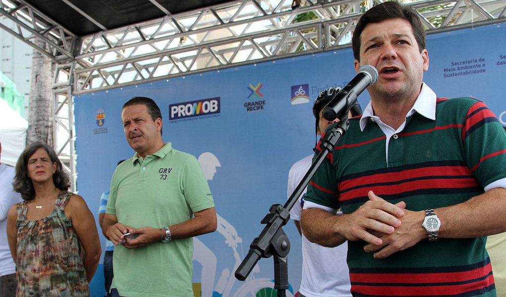 PSB só deixará governo em 2014, diz aliado de Campos (Foto: Bobby Fabisak) PSB só deixará governo em 2014, diz aliado de Campos