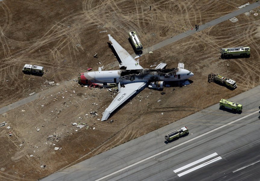 Boeing 777 sofre acidente em São Francisco (Foto: Ezra Shaw) Boeing 777 sofre acidente em São Francisco