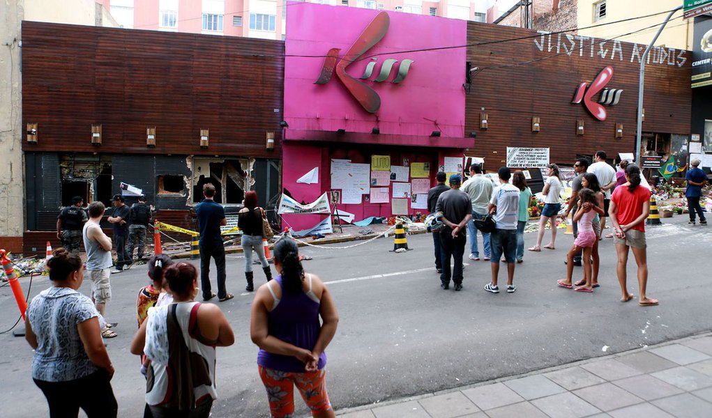 AGU vai cobrar R$ 1,5 mi de sócios da Kiss (Foto: Wesley Santos) AGU vai cobrar R$ 1,5 mi de sócios da Kiss