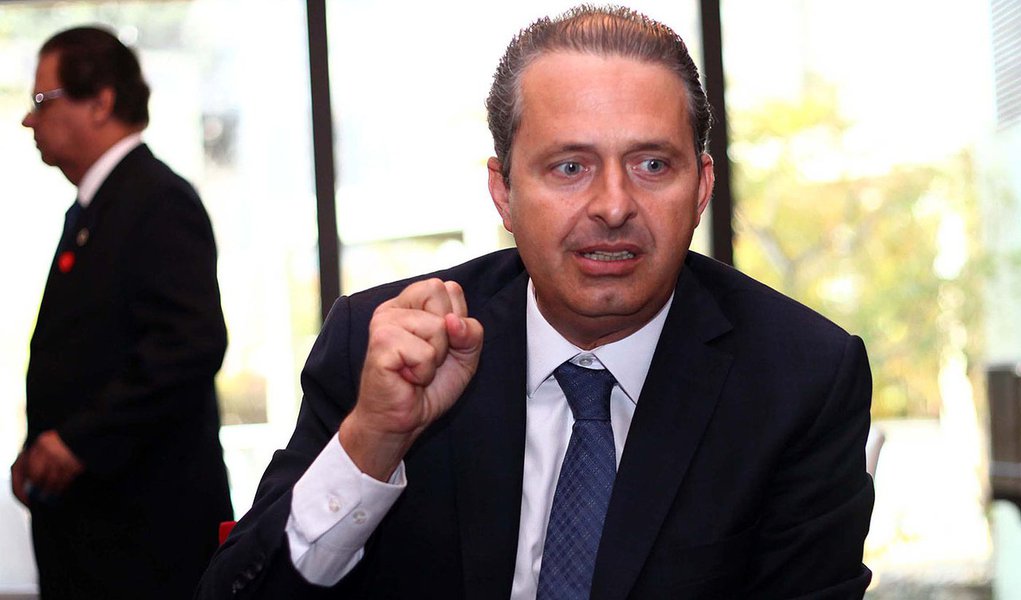 SÃO PAULO,SP,22.08.2013:EDUARDO CAMPOS/SECOVI - O governador de Pernambuco, Eduardo Campos participa de almoço com empresários na sede do Secovi SP, o maior sindicato do mercado imobiliário da América Latina, em São Paulo (SP), nesta quinta-feira (22). Ca (Foto: Paulo Emílio) SÃO PAULO,SP,22.08.2013:EDUARDO CAMPOS/SECOVI - O governador de Pernambuco, Eduardo Campos participa de almoço com empresários na sede do Secovi SP, o maior sindicato do mercado imobiliário da América Latina, em São Paulo (SP), nesta quinta-feira (22). Ca