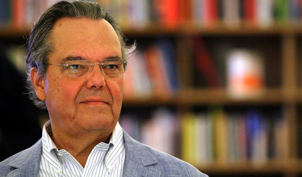 RIO DE JANEIRO, RJ. 16.06.2012: Eduardo Eugenio Gouvea Vieira, presidente da FIRJAN fotografado durante palestra no forte de Copacabana, RJ. (foto: Ricardo Cassiano/Valor/Folhapress) (Foto: Roberta Namour) RIO DE JANEIRO, RJ. 16.06.2012: Eduardo Eugenio Gouvea Vieira, presidente da FIRJAN fotografado durante palestra no forte de Copacabana, RJ. (foto: Ricardo Cassiano/Valor/Folhapress)