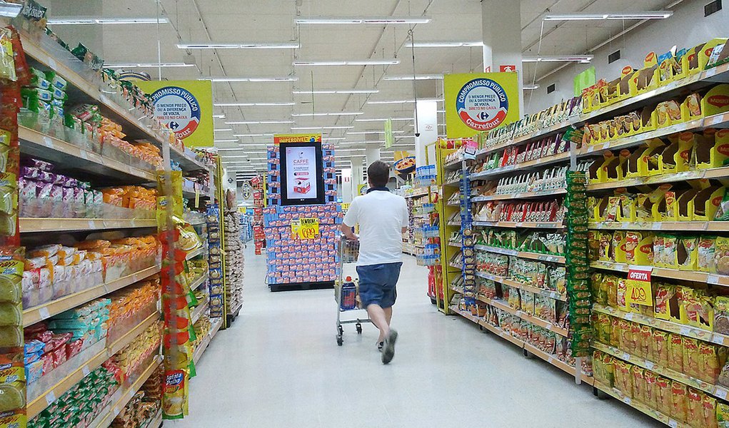 Vendas em supermercados crescem 9,65% em março Vendas em supermercados crescem 9,65% em março