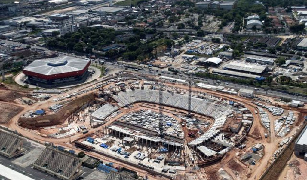 FIFA, Governo e COL visitam Arena da Amazônia, em Manaus (Foto: Monitoramento/Ministério do Esporte) FIFA, Governo e COL visitam Arena da Amazônia, em Manaus