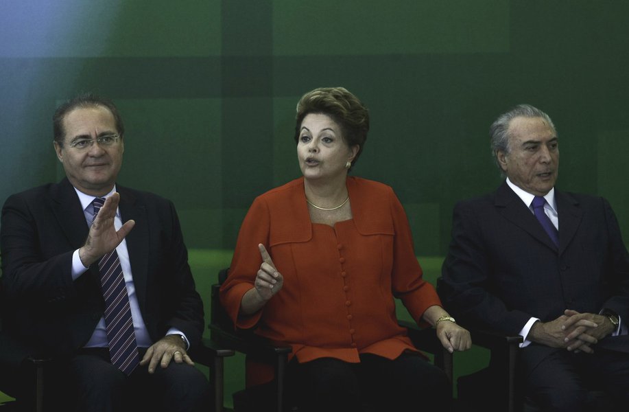 Renan: tensões entre PMDB e governo são "normais" (Foto: Alan Marques/Folhapress) www.brasil247.com - Renan: tensões entre PMDB e governo são "normais"