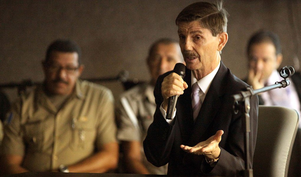 Perito aponta falhas na primeira perícia realizada em PC Farias e Suzana Marcolino (Foto: Itawi Albuquerque/Futura Press/F) Perito aponta falhas na primeira perícia realizada em PC Farias e Suzana Marcolino