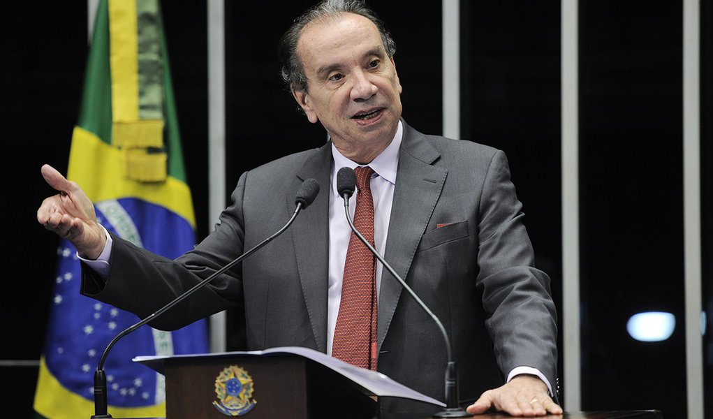 Aloysio: há contradição no controle da inflação (Foto: Pedro França) Aloysio: há contradição no controle da inflação