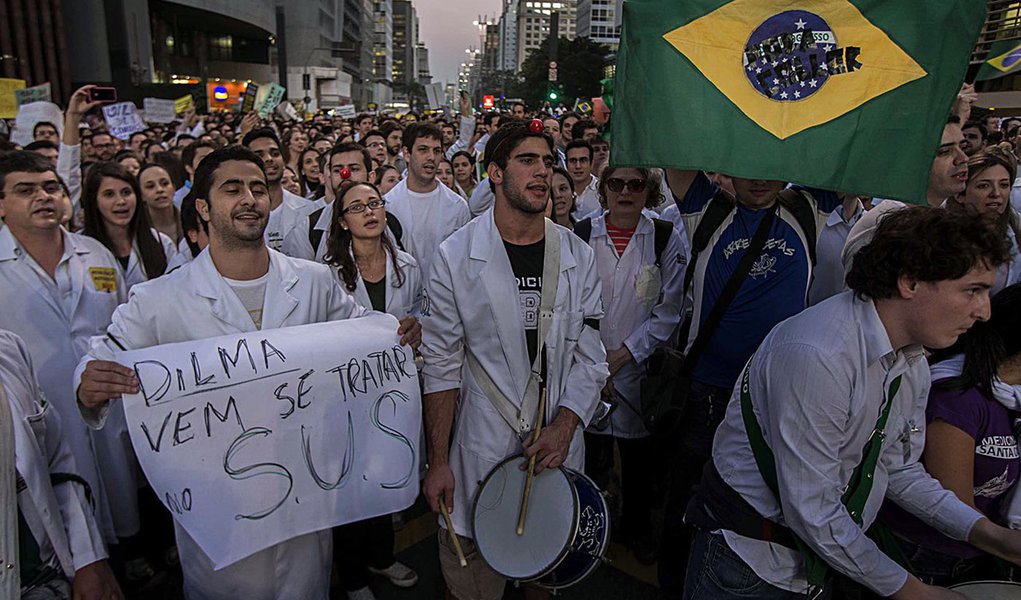 Entidades médicas condenam 'Mais Médicos' (Foto: Silva) Entidades médicas condenam 'Mais Médicos'