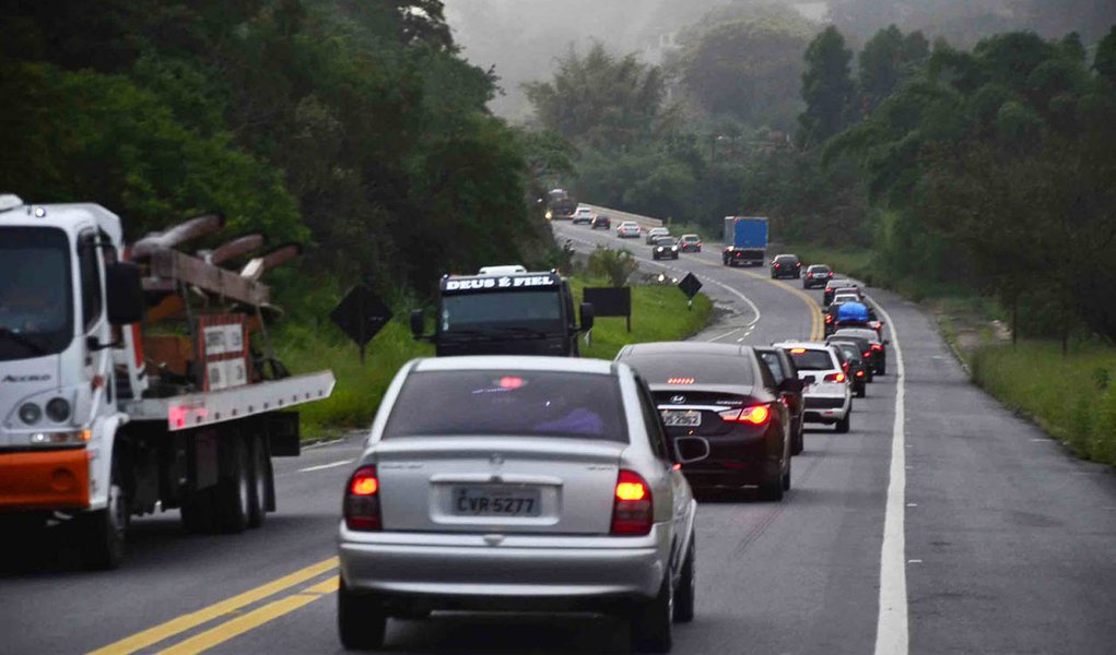 Número de mortes nas estradas de SP cai 44% no feriado (Foto: Nilton Cardin) Número de mortes nas estradas de SP cai 44% no feriado