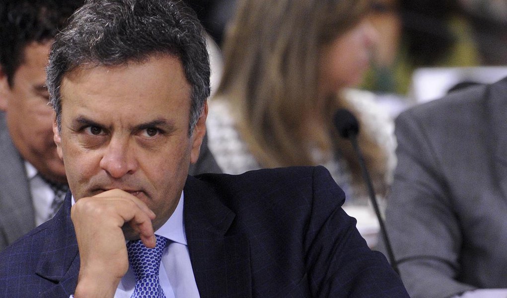 BRASÍLIA,DF,18.09.2013:AÉCIO/MOBILIDADE URBANA/SEMINÁRIO - O senador e presidente do PSDB, Aécio Neves participa do "Seminário Nacional Realidade e Futuro nas Cidades Brasileiras”, promovido pelo Instituto Teotônio Vilela (ITV), no Senado Federal em Brasí (Foto: Paulo Emílio) BRASÍLIA,DF,18.09.2013:AÉCIO/MOBILIDADE URBANA/SEMINÁRIO - O senador e presidente do PSDB, Aécio Neves participa do "Seminário Nacional Realidade e Futuro nas Cidades Brasileiras”, promovido pelo Instituto Teotônio Vilela (ITV), no Senado Federal em Brasí