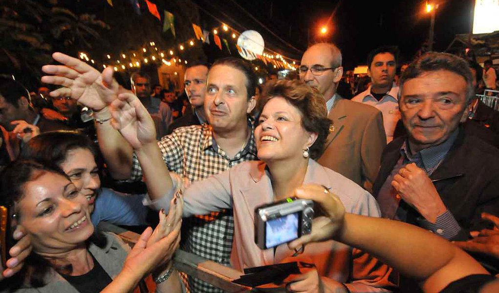 Dilma não vem mais ao Recife no Carnaval Dilma não vem mais ao Recife no Carnaval