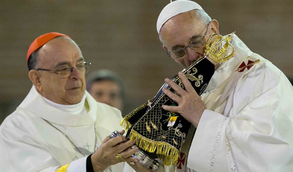 Papa: Dinheiro e prazer são "ídolos passageiros" (Foto: Thiago Bernardes/FRAME) www.brasil247.com - Papa: Dinheiro e prazer são "ídolos passageiros"