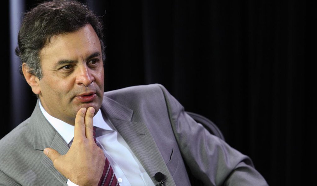 Aécio pode desafiar Dilma e Lula? (Foto: Alan Marques/0621 FOLHAPRESS) Aécio pode desafiar Dilma e Lula?
