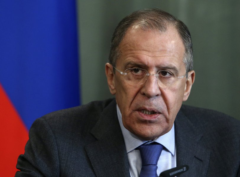 Russian Foreign Minister Sergei Lavrov takes part in a news conference in Moscow March 8, 2014. Lavrov said on Saturday the Ukrainian government was taking orders from extremists and denied Moscow had any direct role in the crisis in Crimea. REUTERS/Serg (Foto: Leonardo Attuch) Russian Foreign Minister Sergei Lavrov takes part in a news conference in Moscow March 8, 2014. Lavrov said on Saturday the Ukrainian government was taking orders from extremists and denied Moscow had any direct role in the crisis in Crimea. REUTERS/Serg