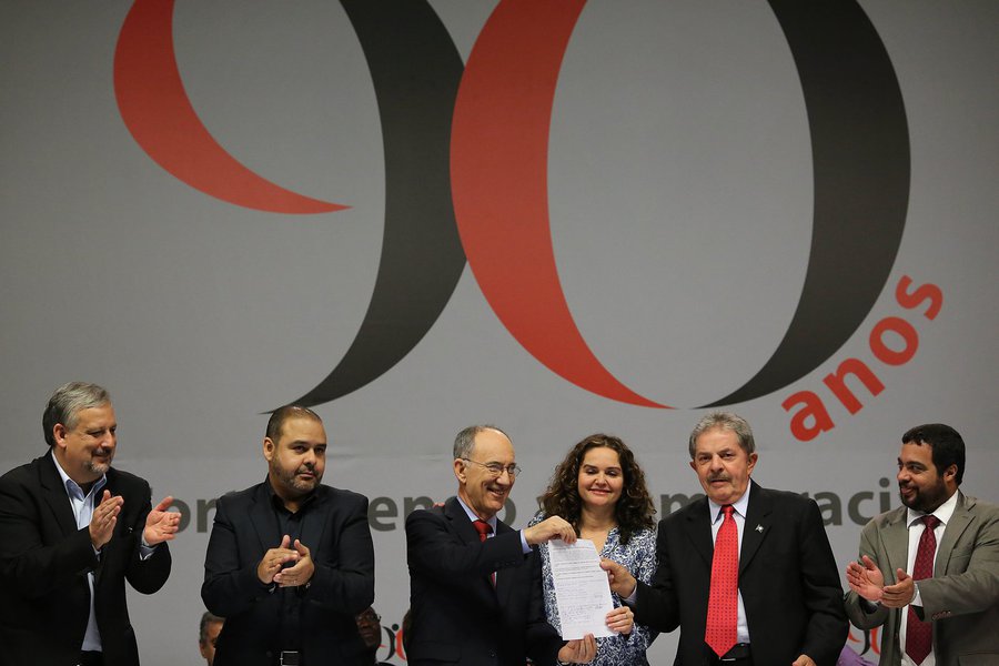 Lula inaugura abaixo-assinado pela reforma política (Foto: STUCKERT) Lula inaugura abaixo-assinado pela reforma política