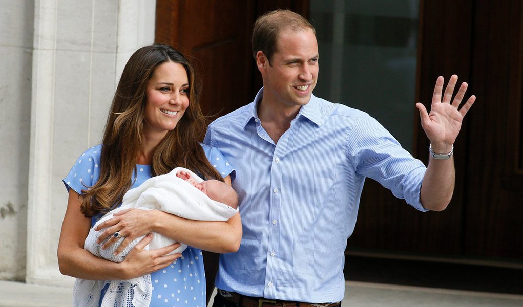 Bebê real recebe o nome George Alexander Louis (Foto: Kirsty Wigglesworth) Bebê real recebe o nome George Alexander Louis