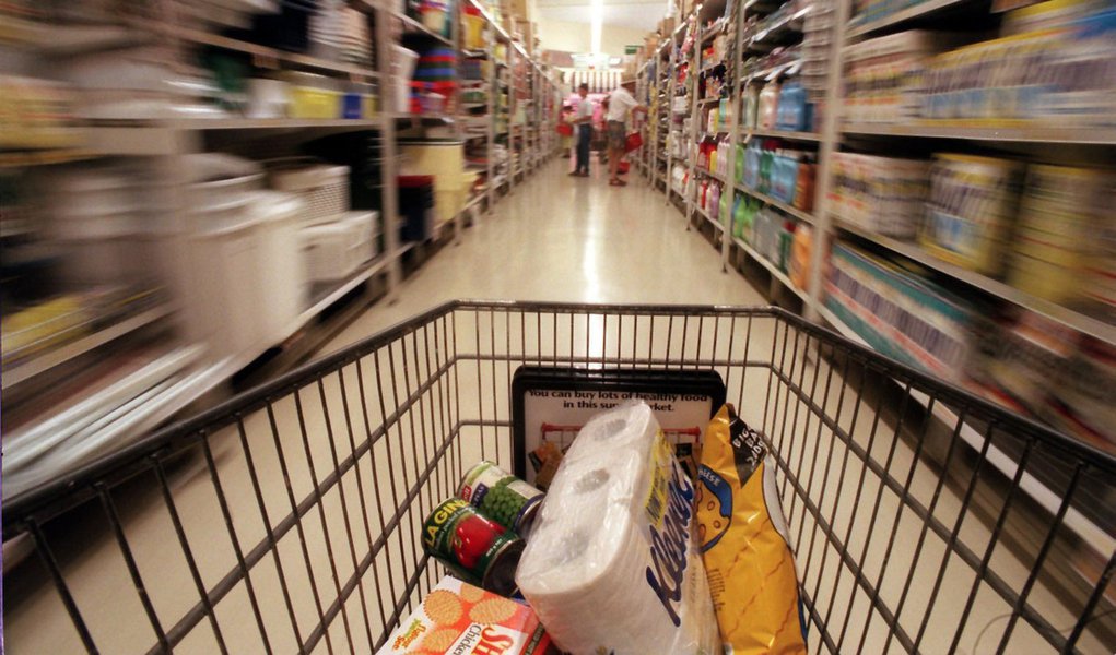 Estimativa para inflação este ano cai para 5,81% (Foto: NICK MOIR) Estimativa para inflação este ano cai para 5,81%